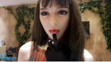 ミラノ人形と防毒マスク
